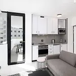 Flamingo 209: Sea Point Aprt With Mountain Views