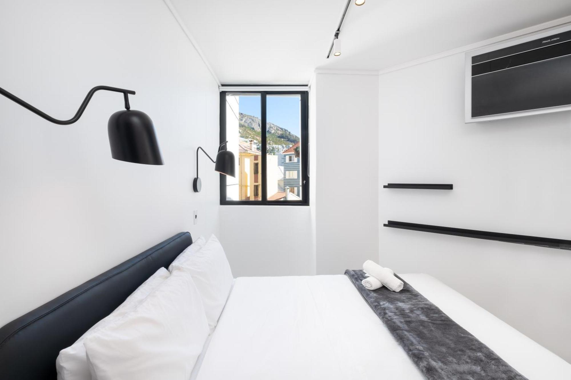 Flamingo 209: Sea Point Aprt With Mountain Views Apartment Cape Town